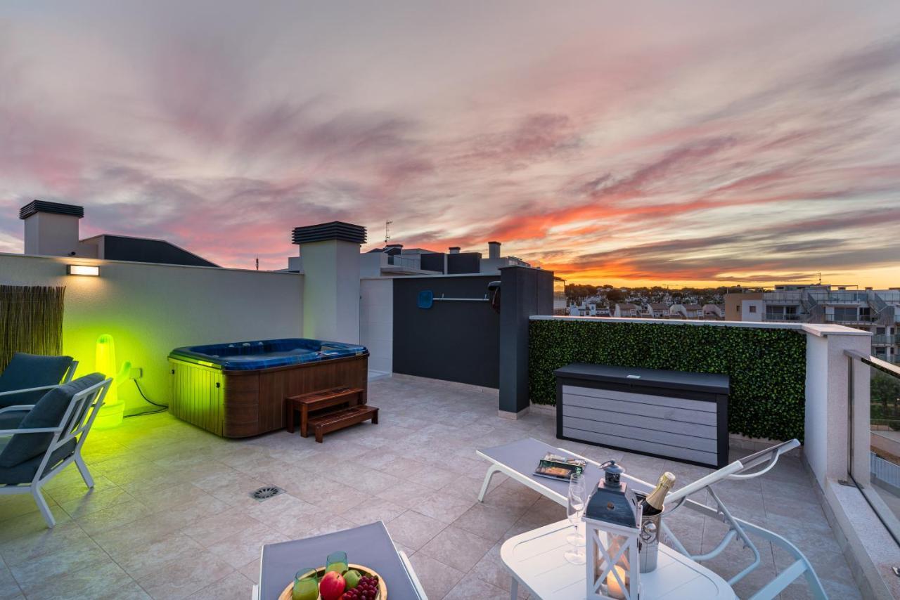 La Zenia Cocoon - Luxury Penthouse With Jacuzzi, 2 Pools, Indoor Heated Pool, Sauna, Gym, Playstation Lejlighed Dehesa de Campoamor  Eksteriør billede